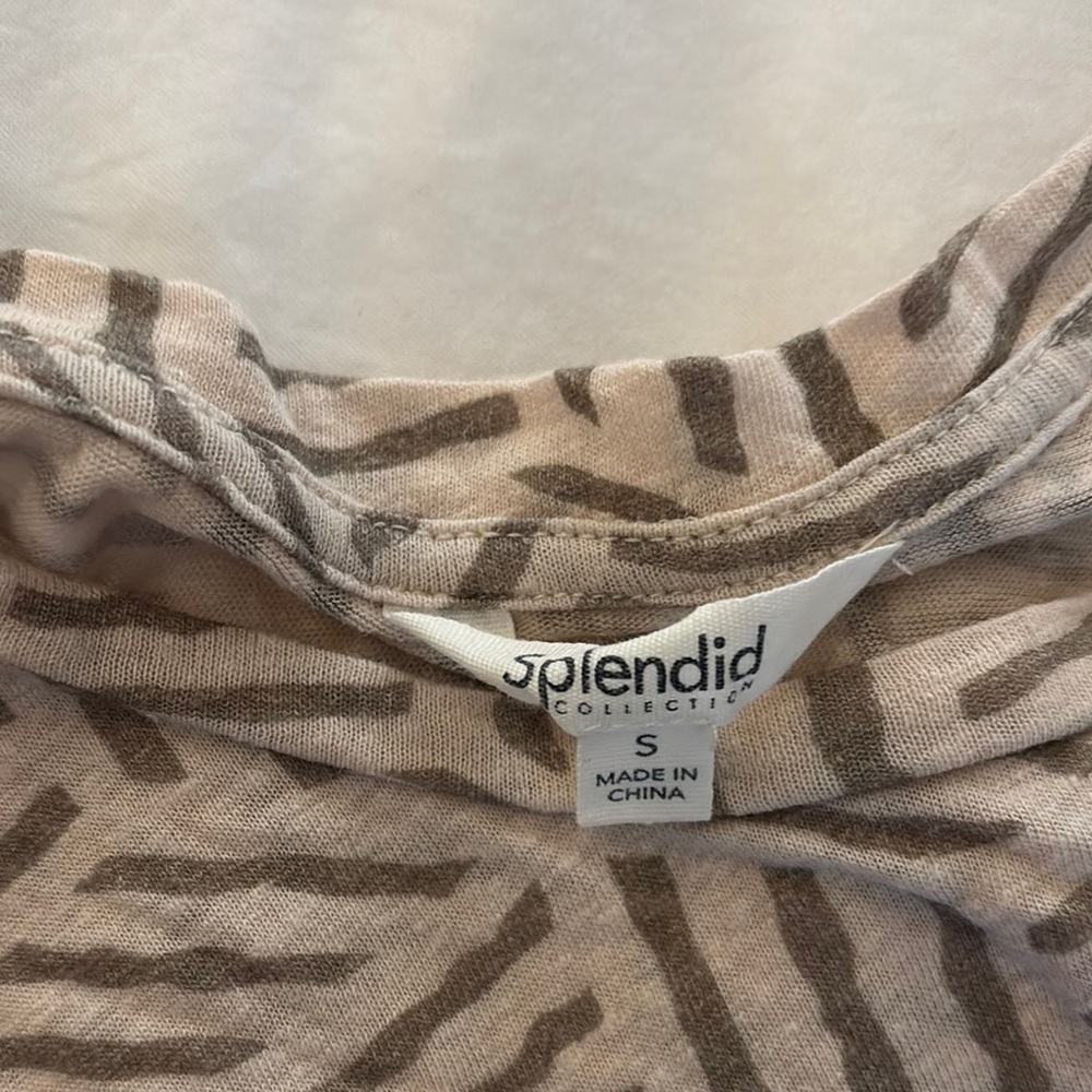 Splendid Geometric Patterned Women's Top - Picture 2 of 4